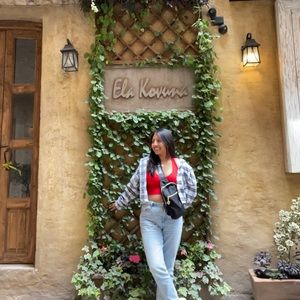 Meet your Posher, Leslie